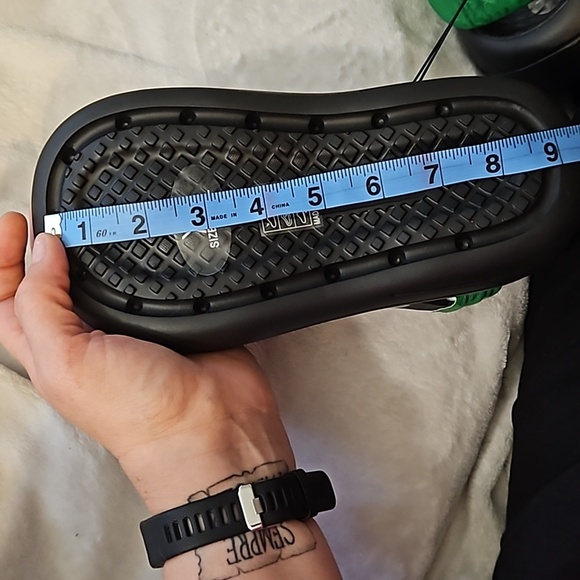 yvo Women's Black & Green Straps Clogs Cushioned Size 6-7 - Picture 9 of 9